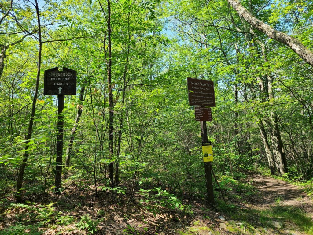 Sunset Rock trailhead 